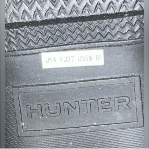 EUC Hunter Black Glossy Rain Boots - Picture 3 of 3
